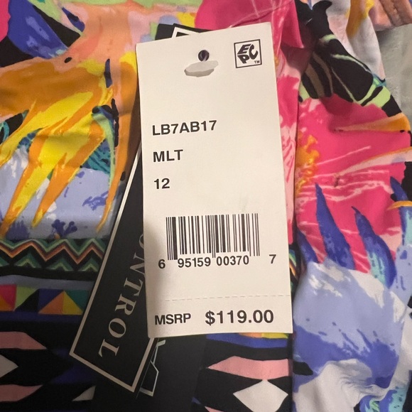 La Blanca Island Goddess Slimming One Piece swim suit Size 12 NWT $119 - Picture 4 of 5